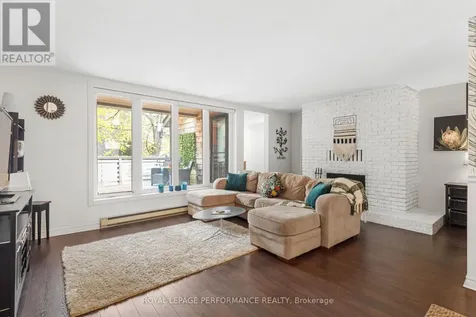 71 Sweetland Avenue Ottawa ON K1N 7T9
