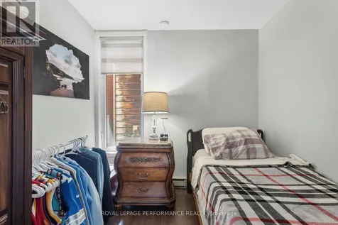 71 Sweetland Avenue Ottawa ON K1N 7T9
