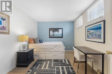 71 Sweetland Avenue Ottawa ON K1N 7T9