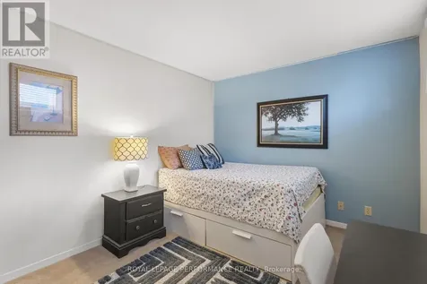71 Sweetland Avenue Ottawa ON K1N 7T9