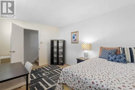 71 Sweetland Avenue Ottawa ON K1N 7T9