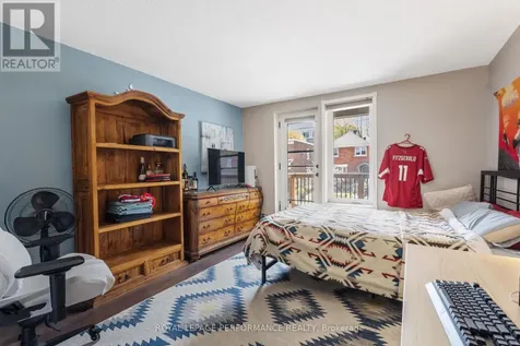71 Sweetland Avenue Ottawa ON K1N 7T9