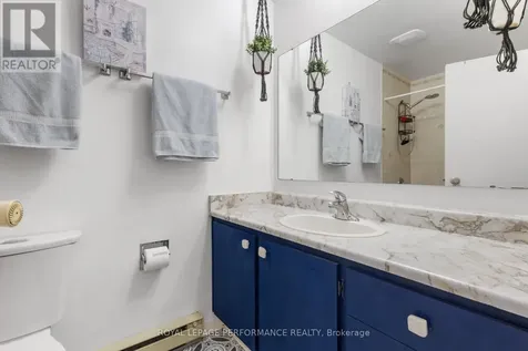 71 Sweetland Avenue Ottawa ON K1N 7T9