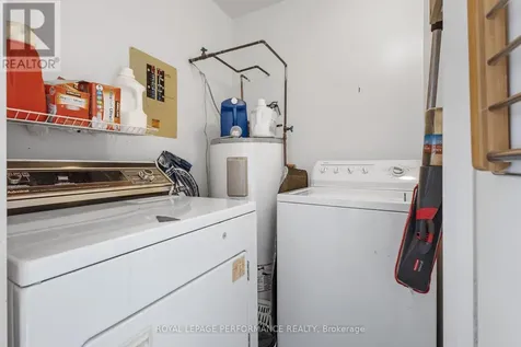 71 Sweetland Avenue Ottawa ON K1N 7T9