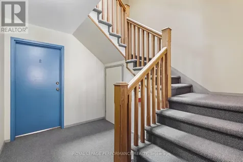 71 Sweetland Avenue Ottawa ON K1N 7T9