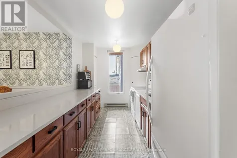 71 Sweetland Avenue Ottawa ON K1N 7T9