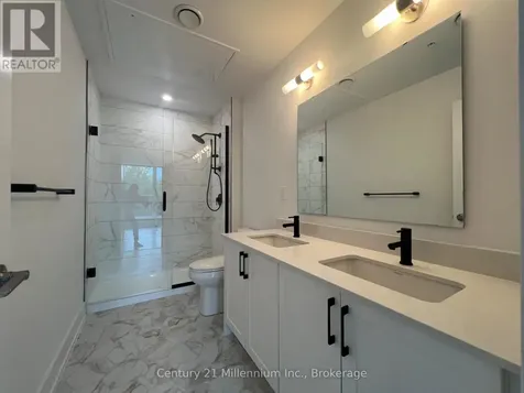4 Kimberly Lane Collingwood ON L9Y 5B4