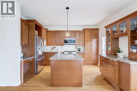 67 Newcombe Road Dundas ON L9H 7T3