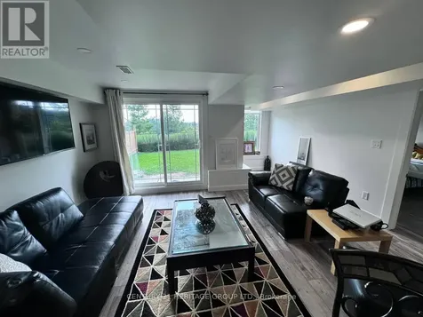 16 Old Field Crescent East Gwillimbury ON L9N 0A3