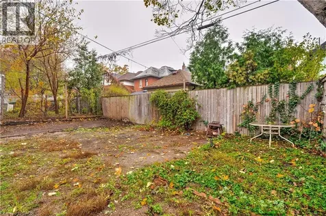 152 Sanford Avenue South Hamilton ON L8M 2G9