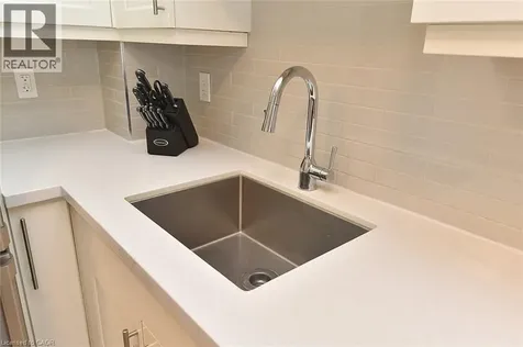 2081 Fairview Street Burlington ON L7R 0E4