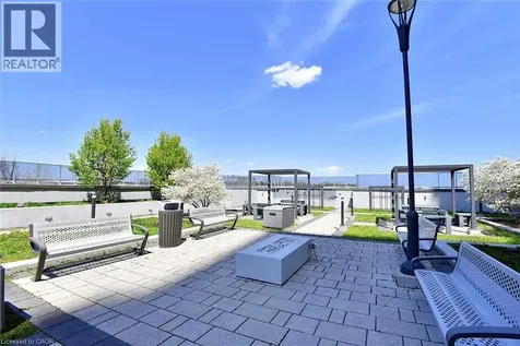 2081 Fairview Street Burlington ON L7R 0E4
