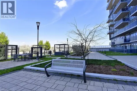 2081 Fairview Street Burlington ON L7R 0E4