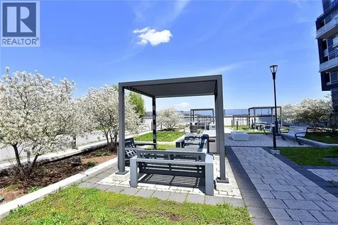 2081 Fairview Street Burlington ON L7R 0E4