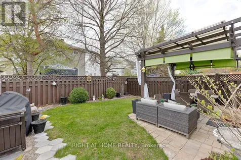 29 Peacock Crescent Ottawa ON K2J 3P8