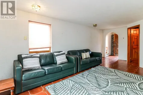 104 Kinsey Place Blue Mountains ON L9Y 0R4
