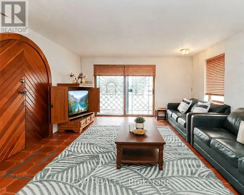 104 Kinsey Place Blue Mountains ON L9Y 0R4