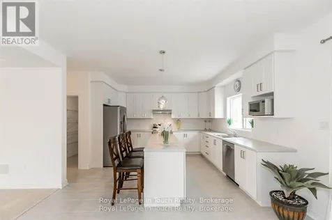 2 Rowland Street Collingwood ON L9Y 5M4