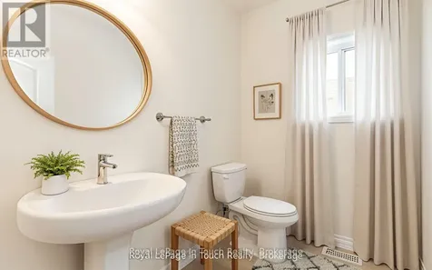 2 Rowland Street Collingwood ON L9Y 5M4