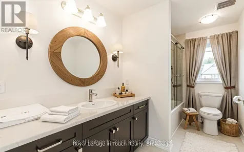 2 Rowland Street Collingwood ON L9Y 5M4
