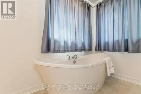 2 Rowland Street Collingwood ON L9Y 5M4