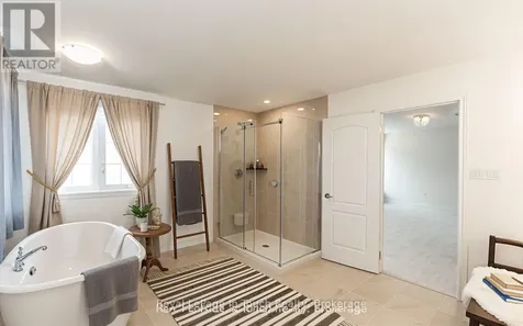 2 Rowland Street Collingwood ON L9Y 5M4