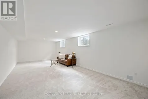 2 Evylean Court St. Thomas ON N5R 0P6