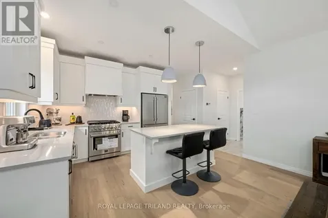 2 Evylean Court St. Thomas ON N5R 0P6