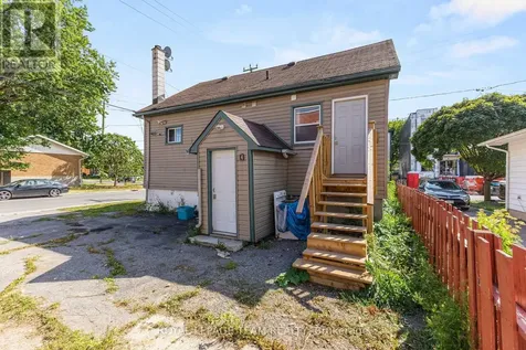 105 Jolliet Avenue Ottawa ON K1L 5H1