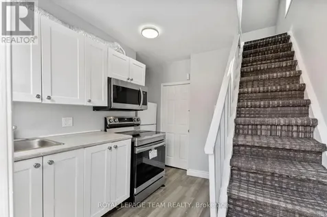 105 Jolliet Avenue Ottawa ON K1L 5H1