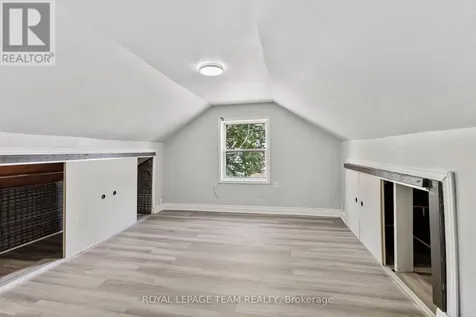 105 Jolliet Avenue Ottawa ON K1L 5H1