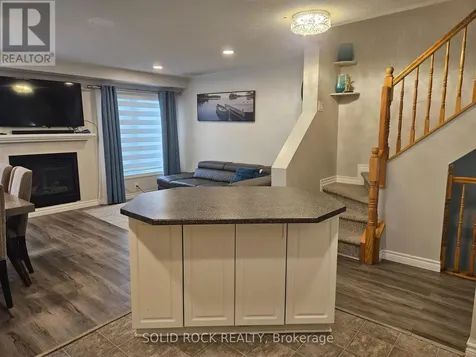 255 Catamount Court Ottawa ON K2M 0A9