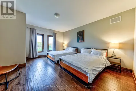 9 Windrose Valley Boulevard Clearview ON L9Y 0K2