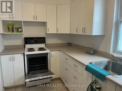 384 Blake Boulevard Ottawa ON K1L 6L2
