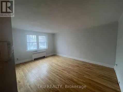384 Blake Boulevard Ottawa ON K1L 6L2