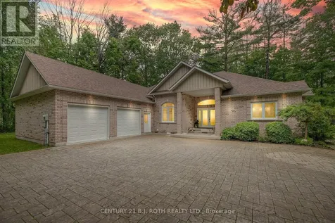 3925 Algoma Avenue Innisfil ON L9S 2M4
