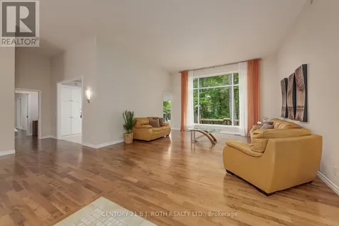 3925 Algoma Avenue Innisfil ON L9S 2M4