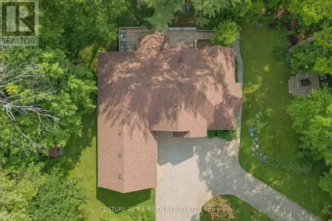 3925 Algoma Avenue Innisfil ON L9S 2M4