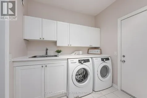 3925 Algoma Avenue Innisfil ON L9S 2M4