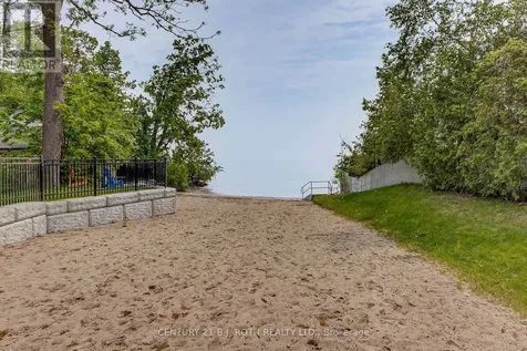 3925 Algoma Avenue Innisfil ON L9S 2M4