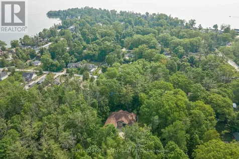 3925 Algoma Avenue Innisfil ON L9S 2M4
