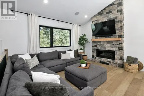 31 Slalom Gate Road Collingwood ON L9Y 5A9