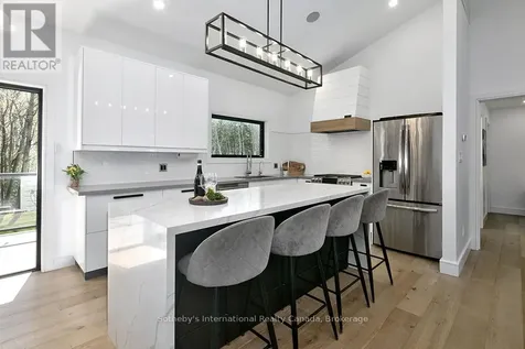 31 Slalom Gate Road Collingwood ON L9Y 5A9