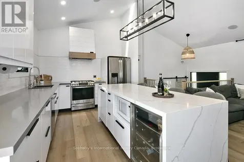 31 Slalom Gate Road Collingwood ON L9Y 5A9