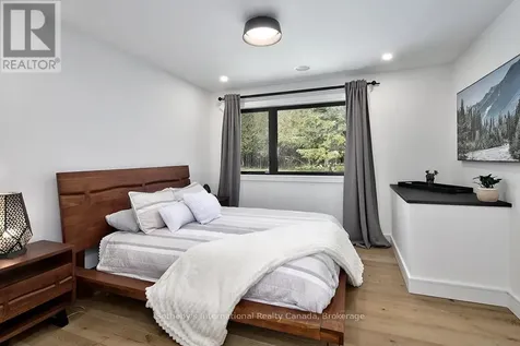 31 Slalom Gate Road Collingwood ON L9Y 5A9