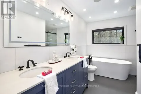 31 Slalom Gate Road Collingwood ON L9Y 5A9