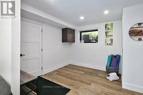 31 Slalom Gate Road Collingwood ON L9Y 5A9