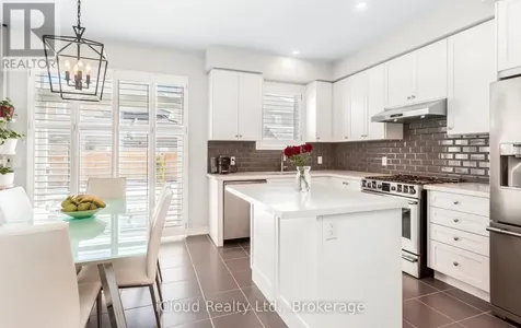65 Stowmarket Street North Caledon ON L7C 4B1