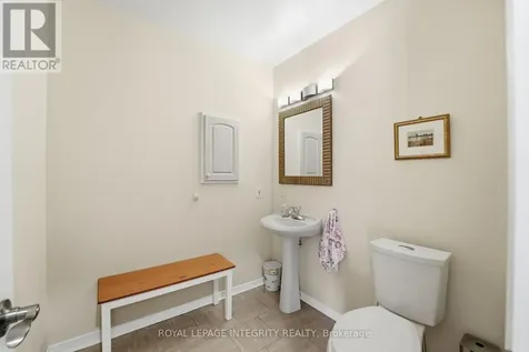 42 Settler's Ridge Way Ottawa ON K2J 4V2