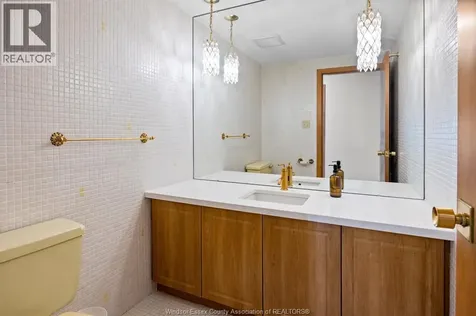 3760 Victoria Boulevard Windsor ON N9E 3L8